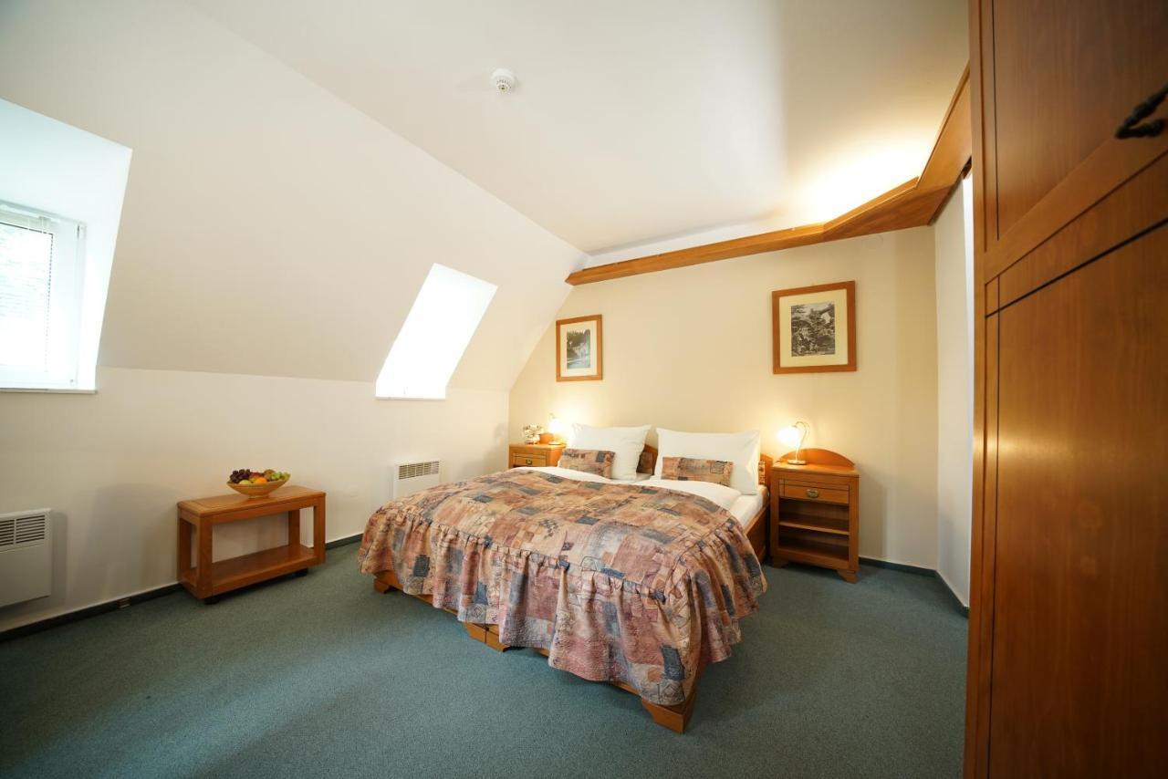 Hotel Praha Hrensko Ngoại thất bức ảnh