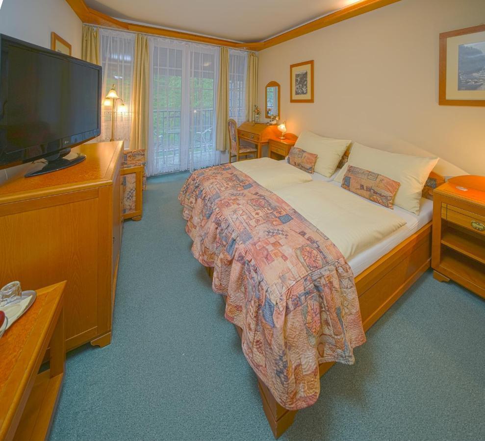Hotel Praha Hrensko Ngoại thất bức ảnh