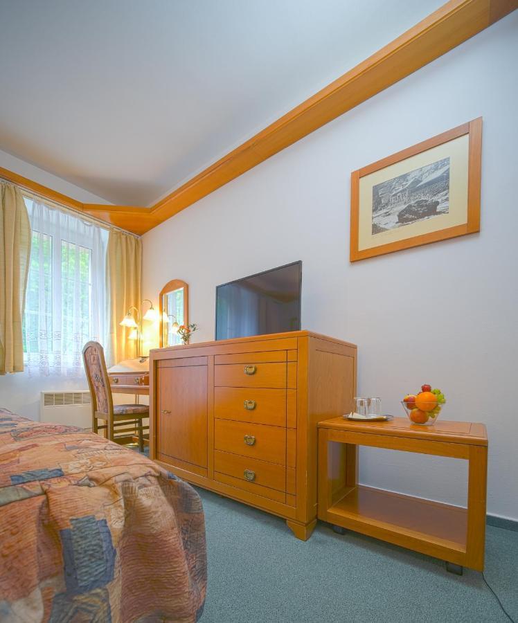 Hotel Praha Hrensko Ngoại thất bức ảnh