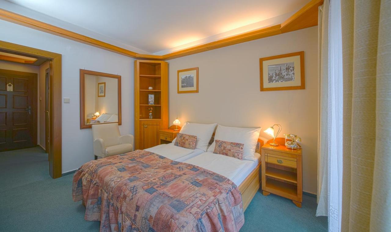 Hotel Praha Hrensko Ngoại thất bức ảnh