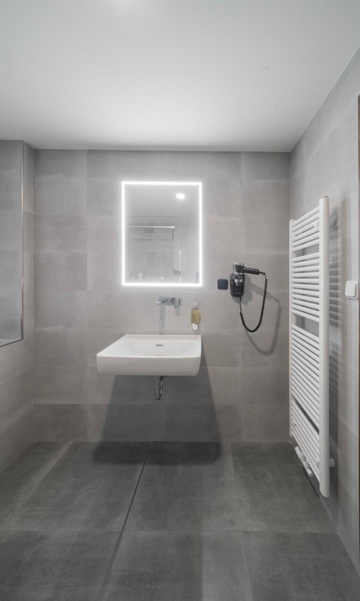 Hotel Praha Hrensko Ngoại thất bức ảnh